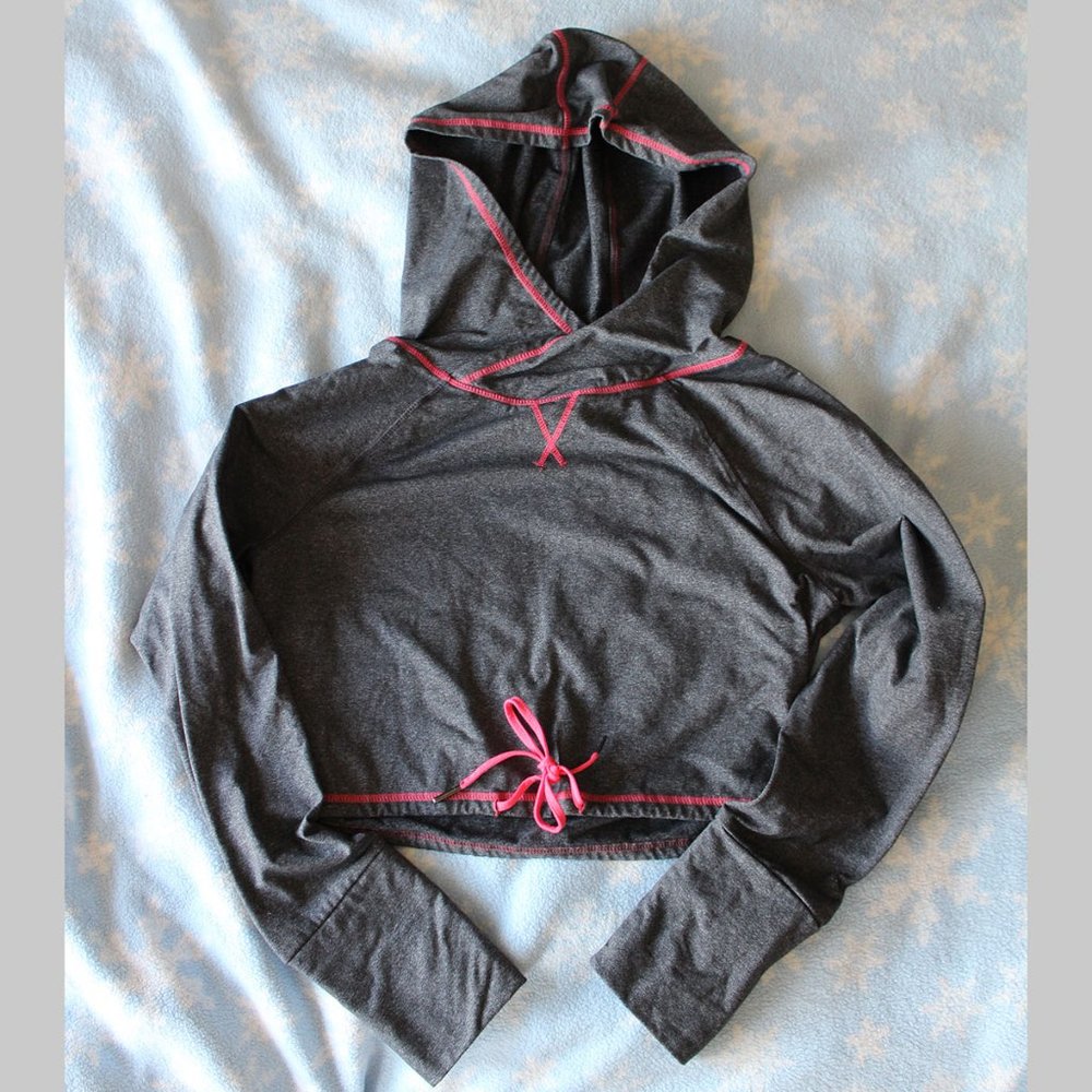 Charcoal Gray Crop Hoodie with Contrast Trim